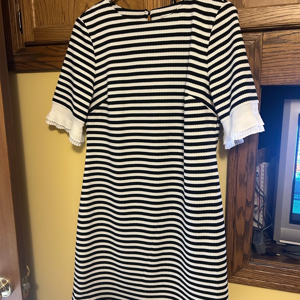 New York & Company Black and White Flutter Sleeve Sheath Dress